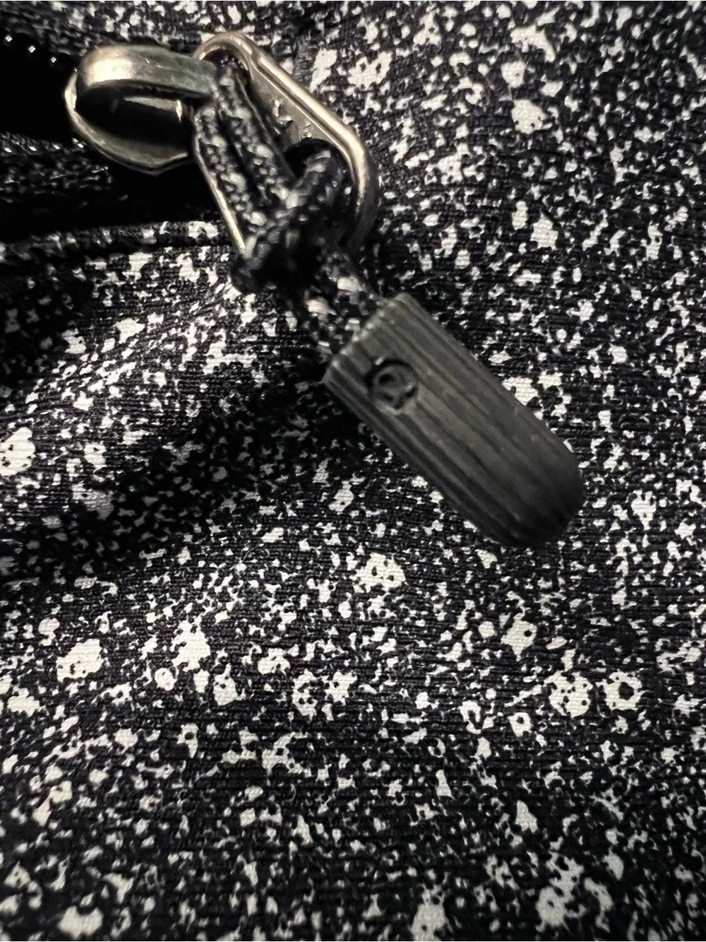 Lululemon Tight Stuff II Black With White Speckles Athletic Leggings Size 6